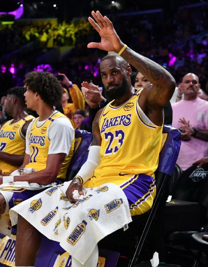 NBA常规赛：湖人vs鹈鹕高清录像直播